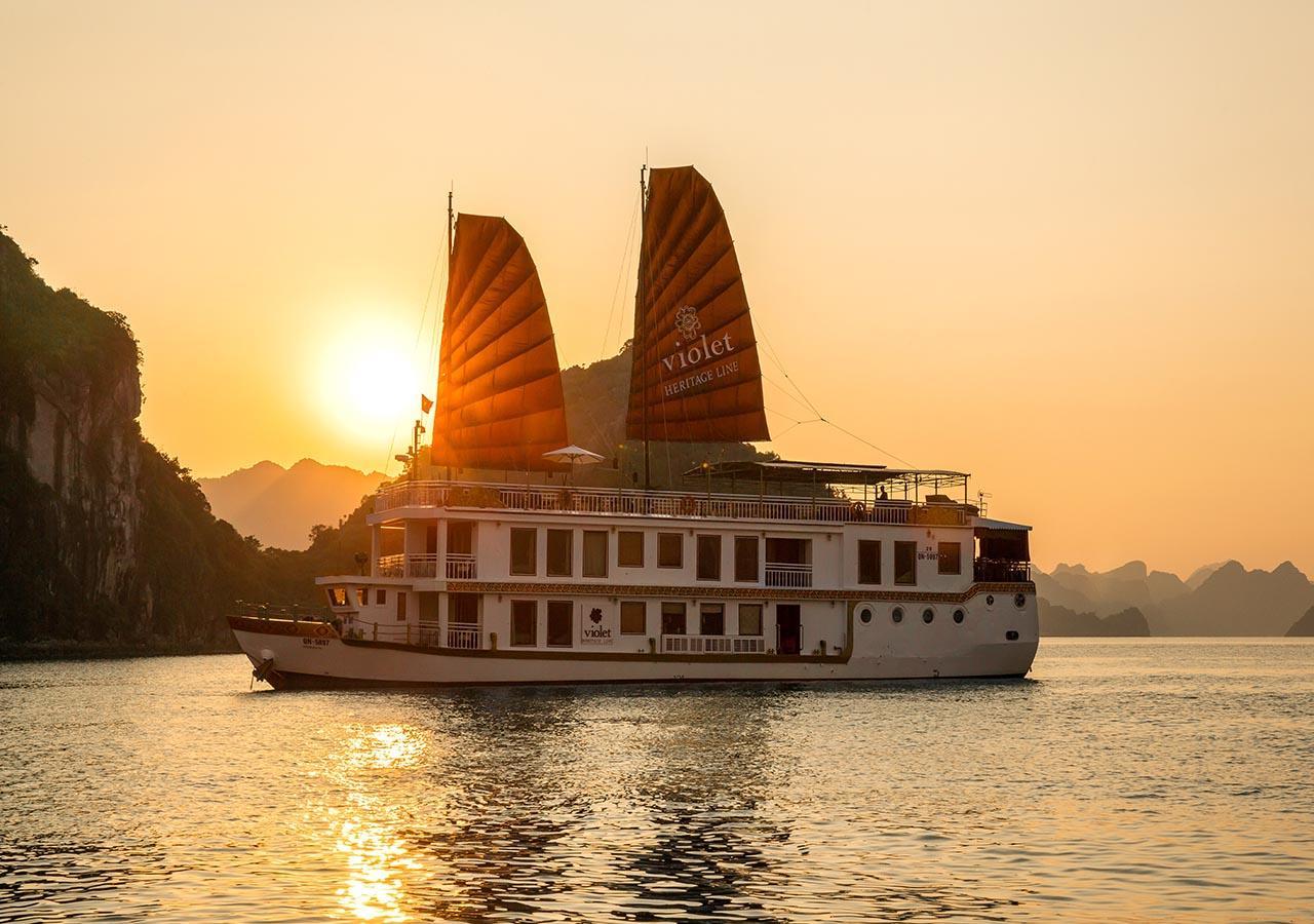 Heritage Line Violet Cruise - Halong Bay & Lan Ha Bay Ha Long Exteriör bild