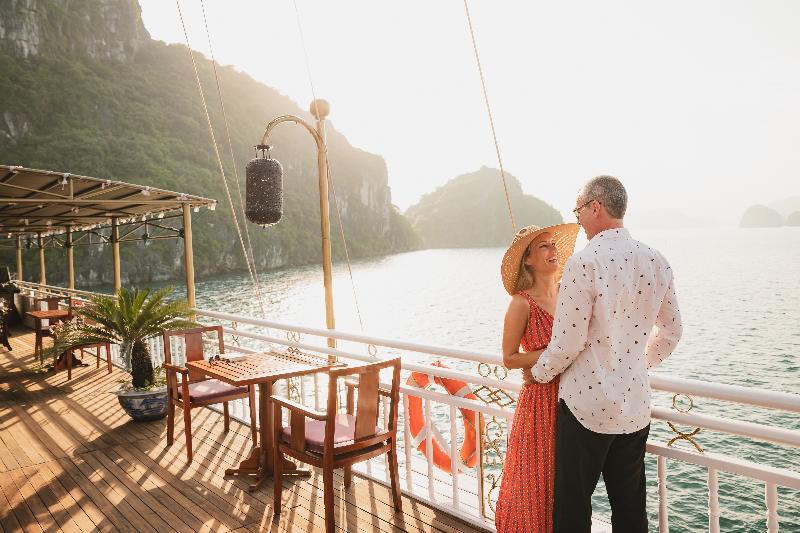 Heritage Line Violet Cruise - Halong Bay & Lan Ha Bay Ha Long Exteriör bild